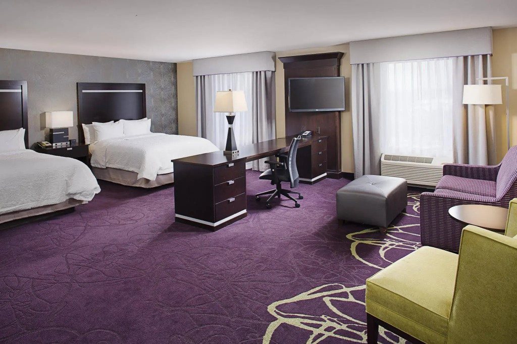 Hampton by Hilton Lansing West