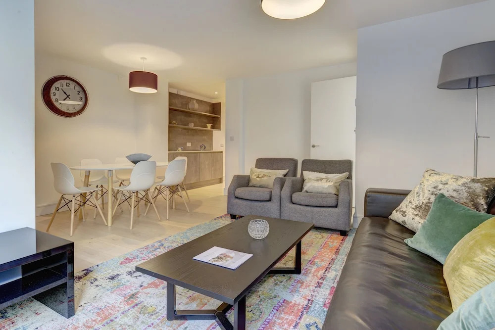 Luxury Frampton Apartment