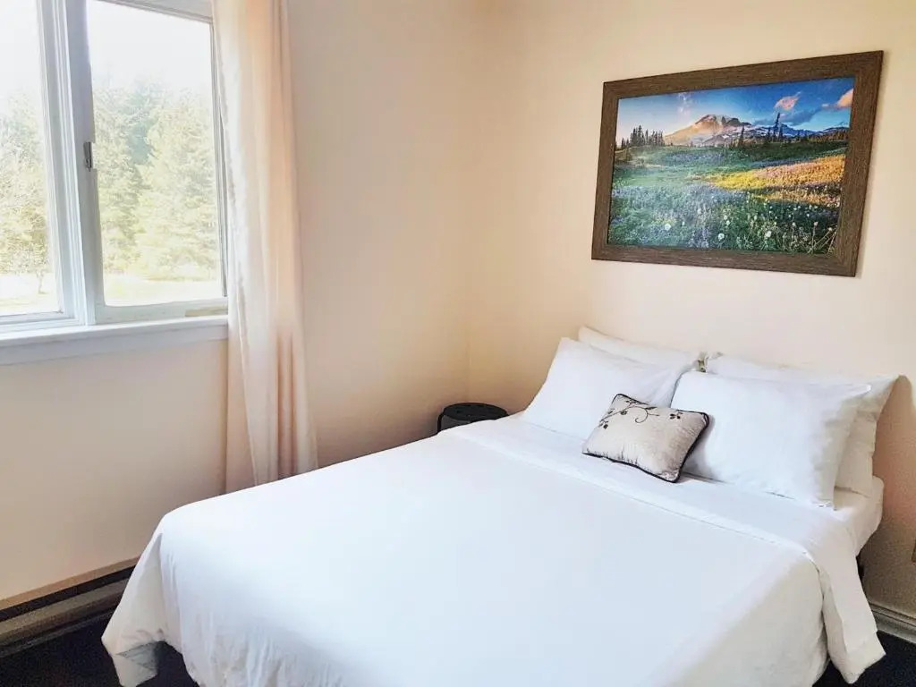 The Backcountry Inn & Hostel