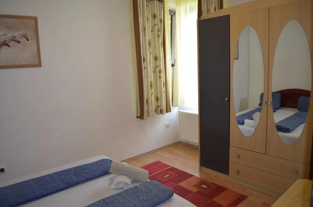 Bálint 2 apartman with outdoor pool