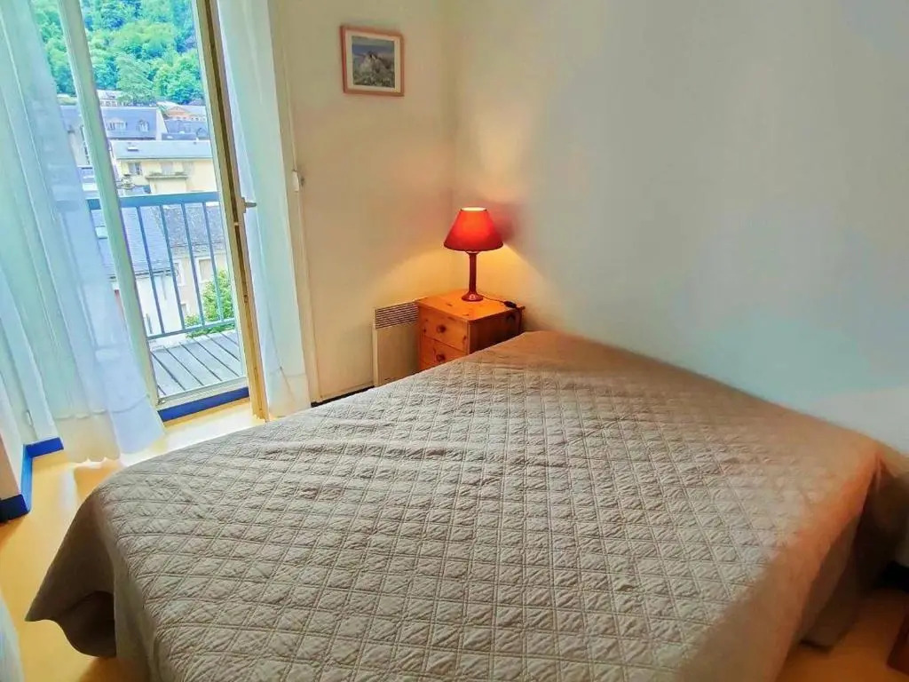 Appartement Cauterets, 2 pièces, 4 personnes - FR-1-234-148