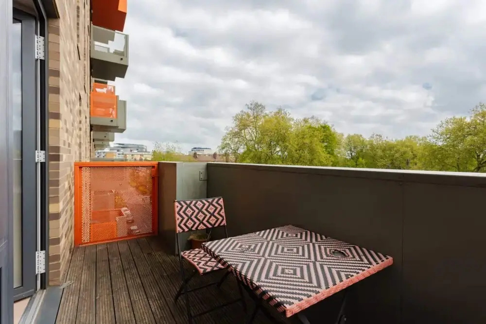Eclectic 2 Bedroom Apartment in Shoreditch With a Balcony