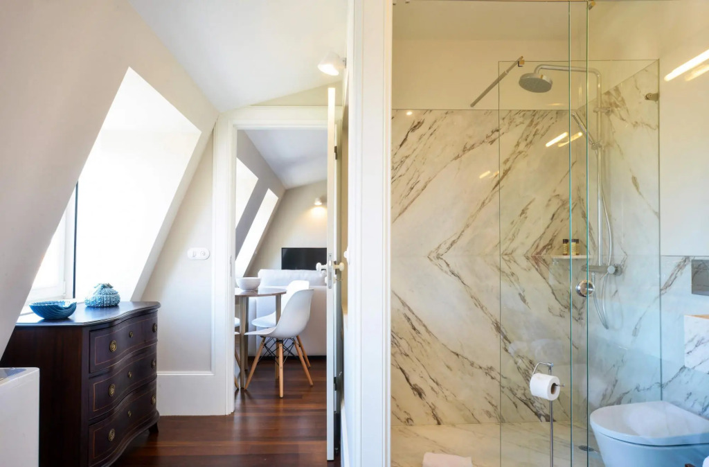 Market 4A in Oporto With 2 Bedrooms and 2 Bathrooms