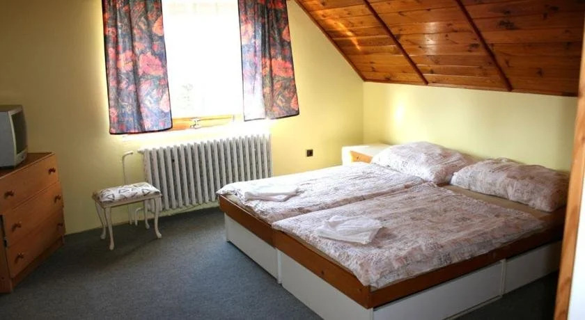 Hotel Nad hladinou