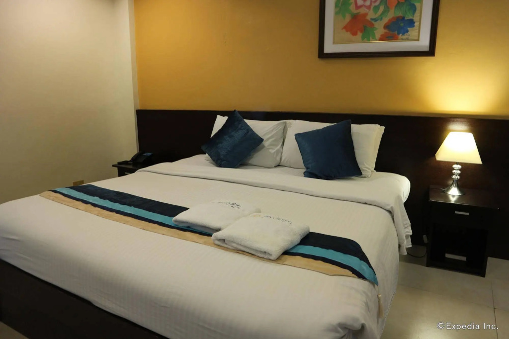 Skylight Hotel