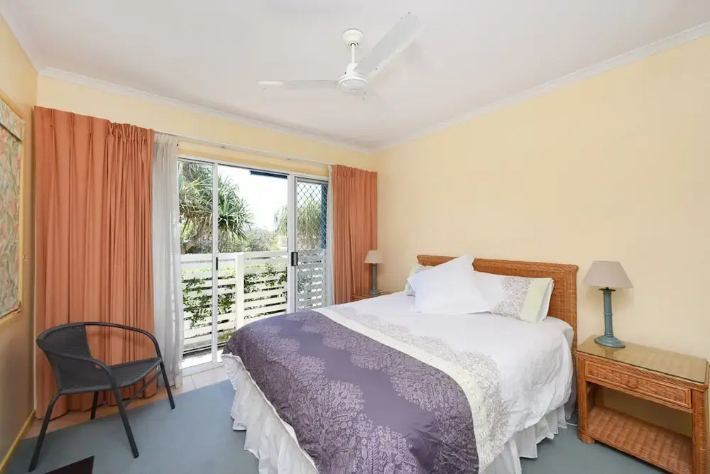 Sunbright 2/5 Petrel Street