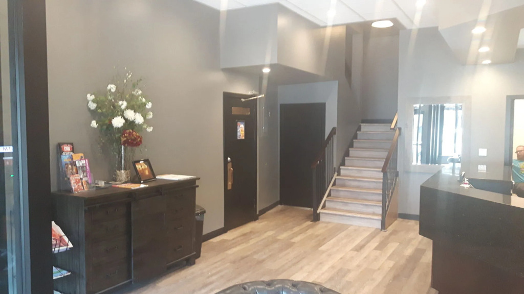 Commercial Hotel