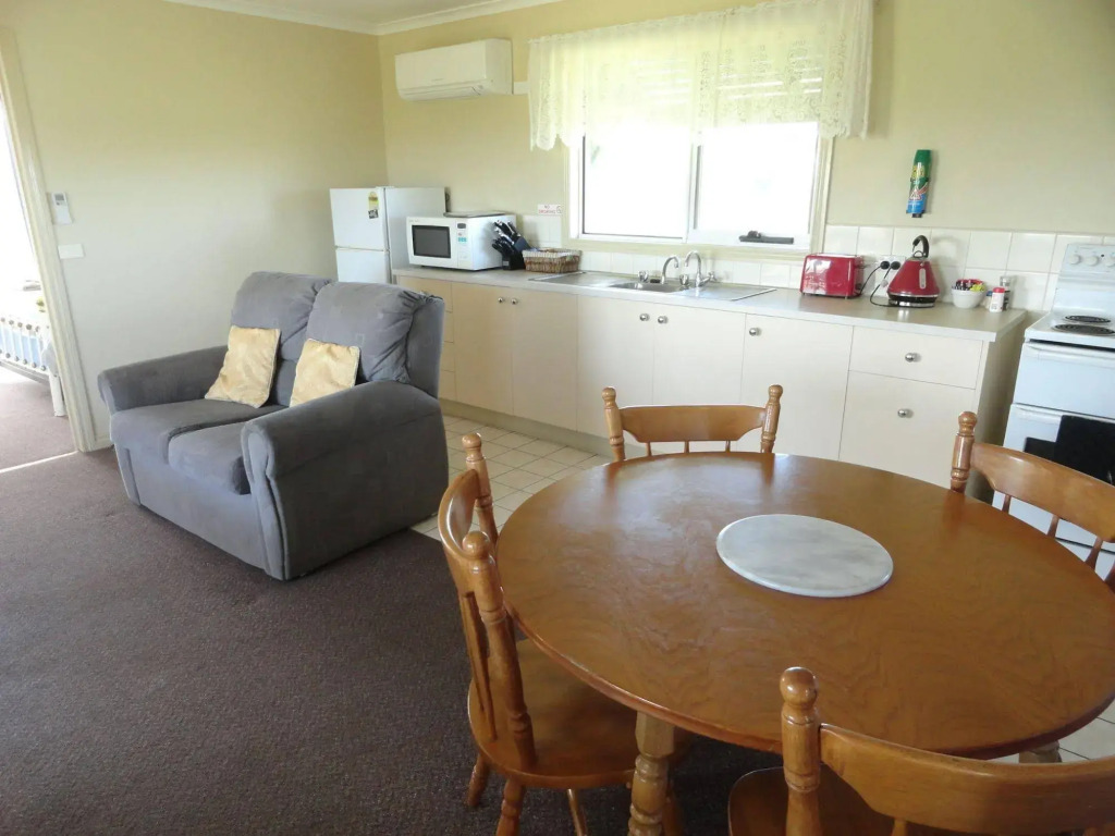 High View Family Cottages