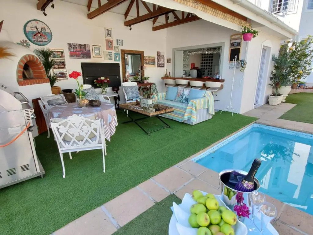 Gordons Beach Lodge