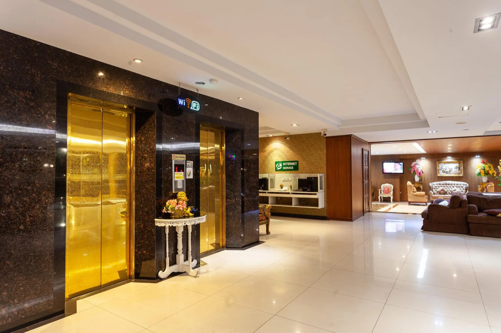The Airport Greenery Hotel
