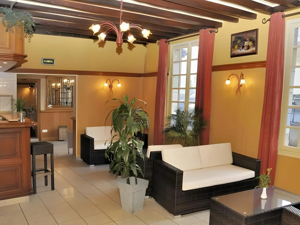 Logis Hôtel Auberge De Lecole