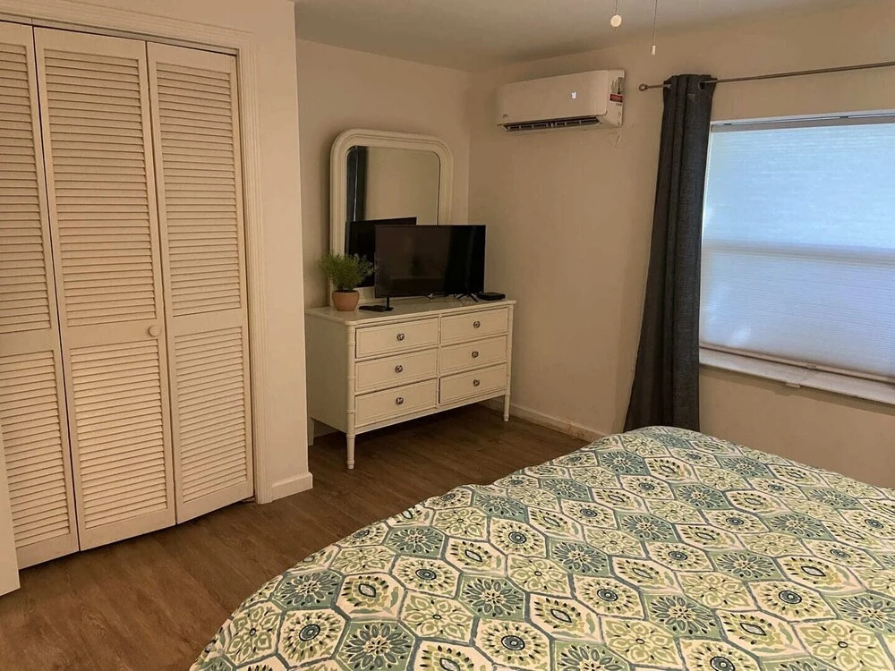 Shanti 2- Cute Cozy Close to Beach