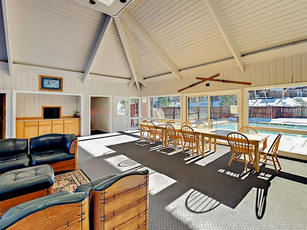 New Listing! Chic W/ Pool - Walk To Lifts 2 Bedroom Condo