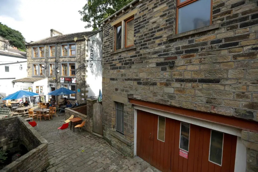 Higgin Bridge House