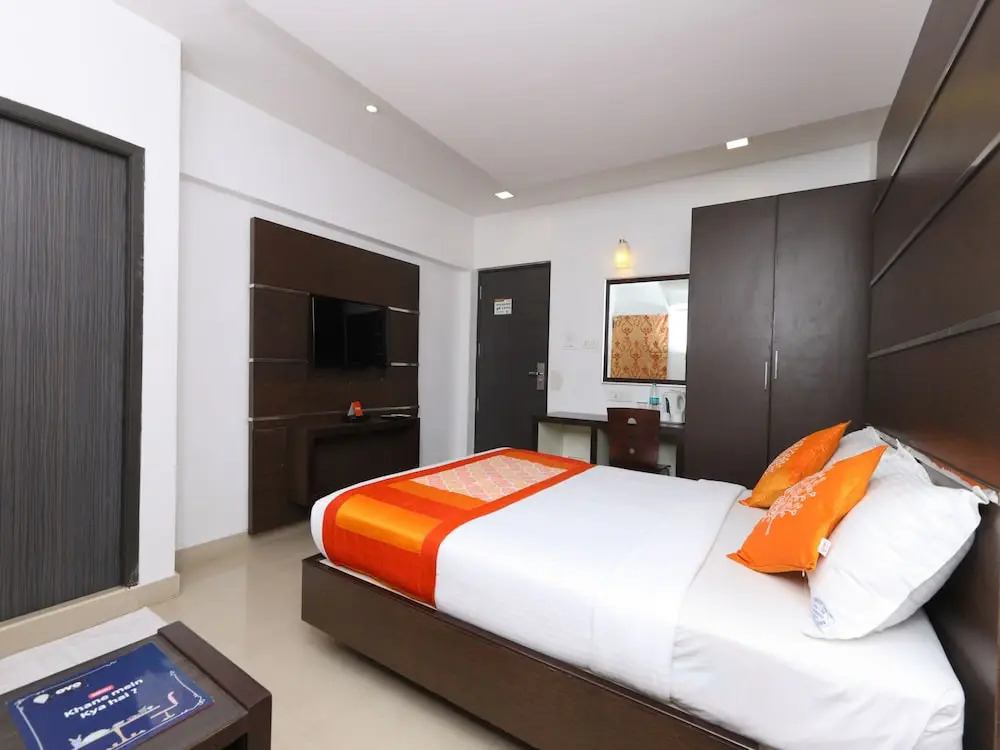 OYO 15714 Nachiappa Residency