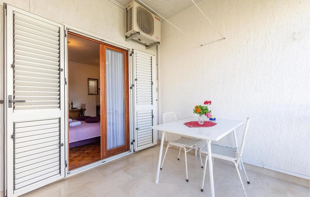 Stunning Apartment in Stobrec With Wifi