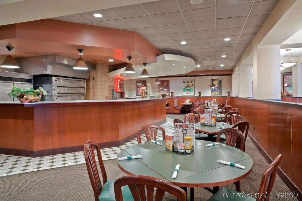 Holiday Inn Hotel & Suites Overland Park-West by IHG