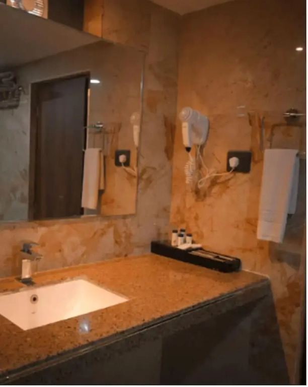 Luxus Inn Hotel