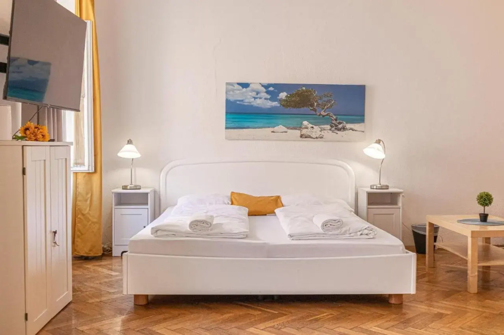 Peerles 2BR Apt. Perfectly Situated&Well Connected