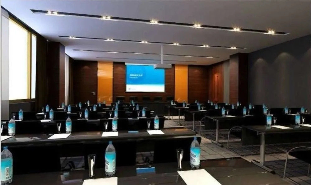 Dongfang Xuanyi Holiday Hotel