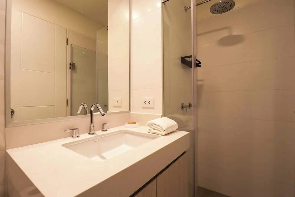 w Sensational 2BR in Miraflores w Balcony