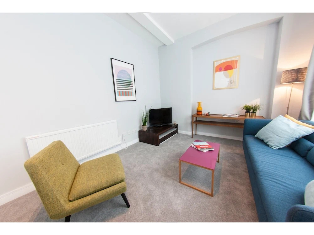 Spacious one Bedroom Flat in South London