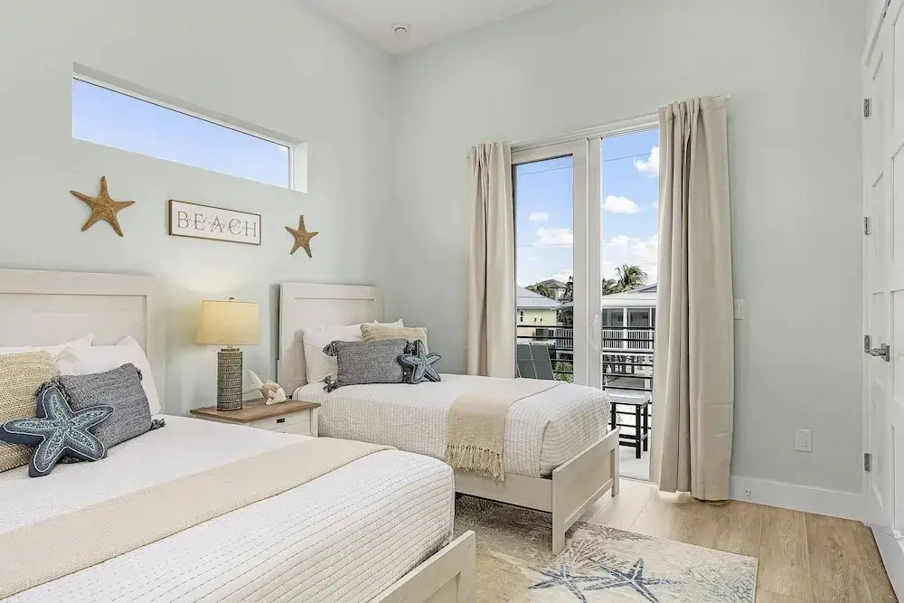 Brand New Luxury Build 265 Carolina Ave: Heated Pool, Hot Tub 6 Bedroom Home