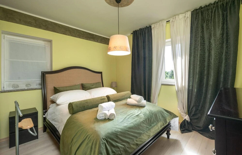 Stunning Home in Sumber with Outdoor Swimming Pool, Hot Tub & 3 Bedrooms
