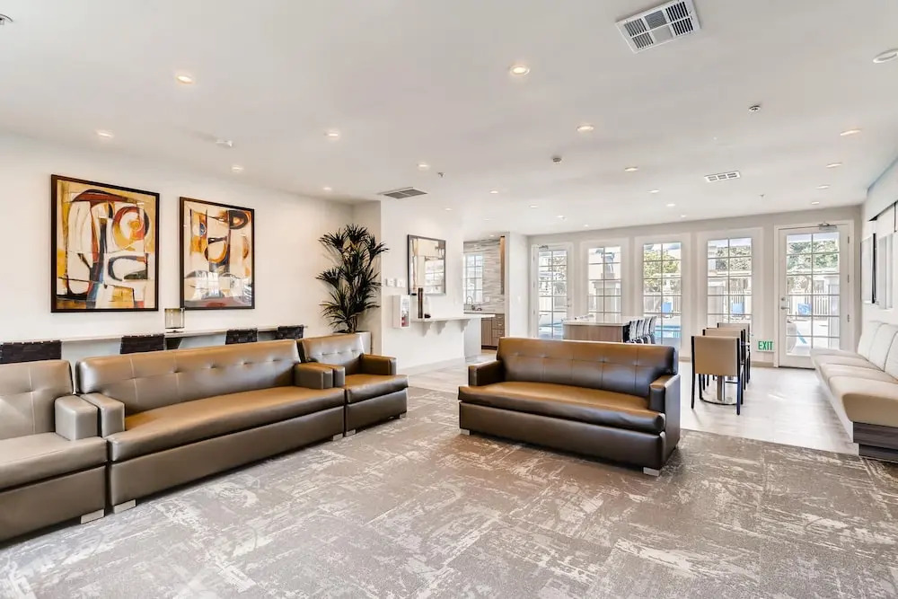 Private Entrance - 2BR Next To Ritz Carlton - Walk Down to Ocean! (MB1)