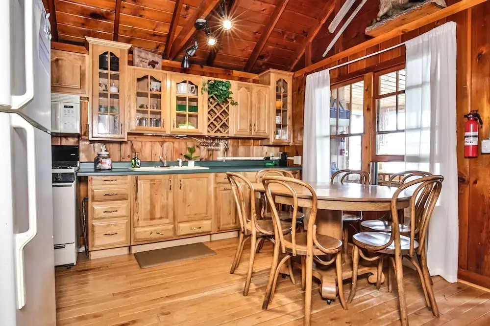Wolves Lair - Hiller Vacation S 4 Bedroom Cabin