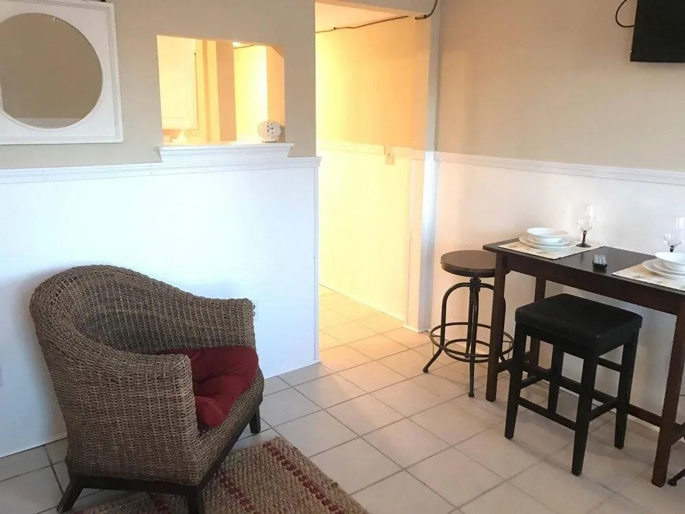Garden City Unit E