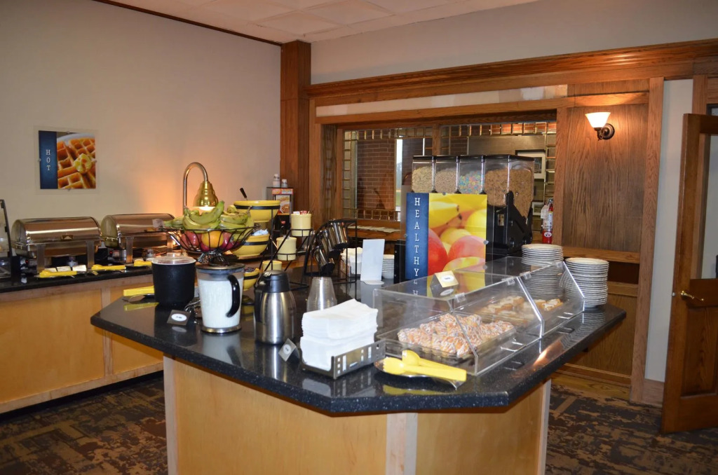 Crossroads Hotel & Event Center