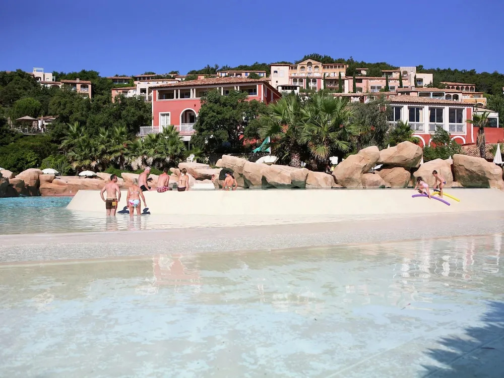 Sea-view Studio in the Beautiful Fortified Town Grimaud