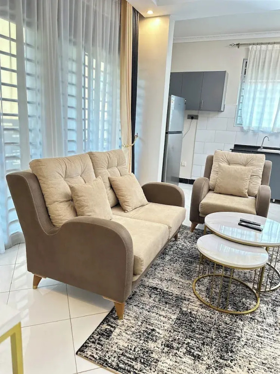 LivLuxe Apartments 3