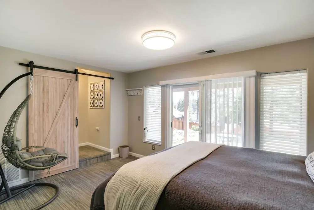 Updated Lake Almanor Retreat w/ Patio & Grill!