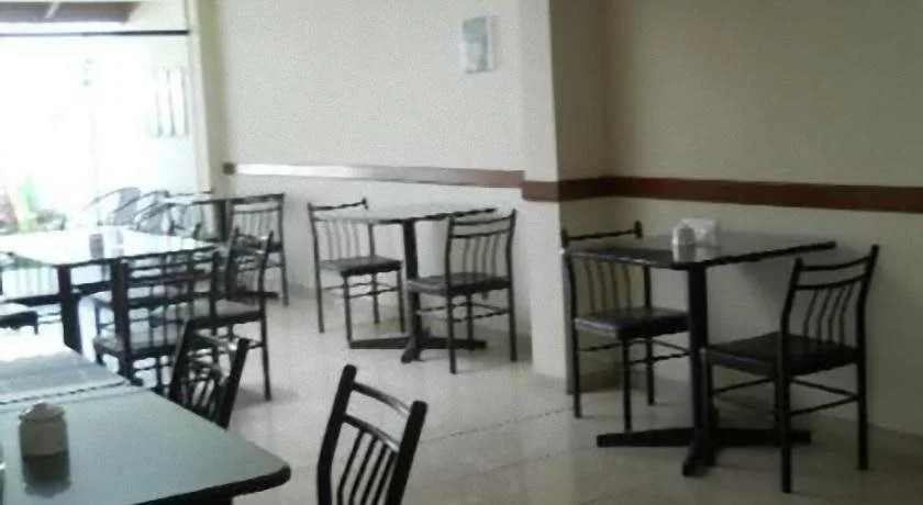 Miraflores Inn