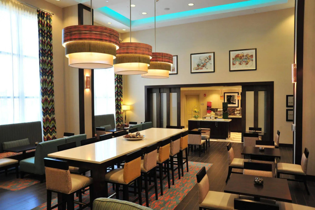 Hampton Inn and Suites Robbinsville