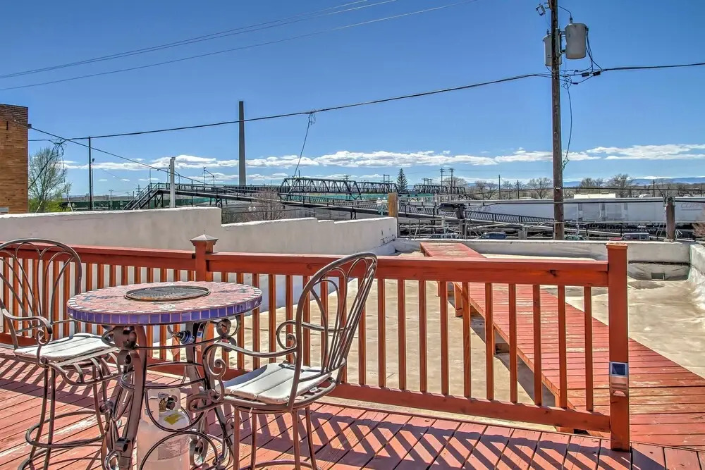 Vintage Downtown Laramie Apartment w/ Deck!