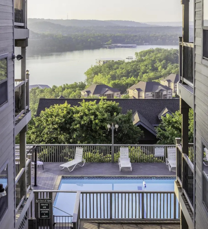 Treehouse Condo Lake Resort