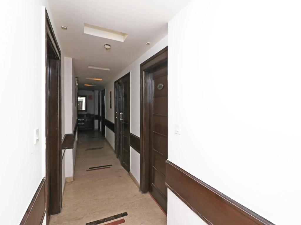 OYO 12789 Hotel Aaron Castle