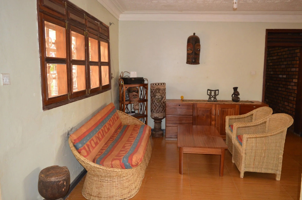 Colonial Residence