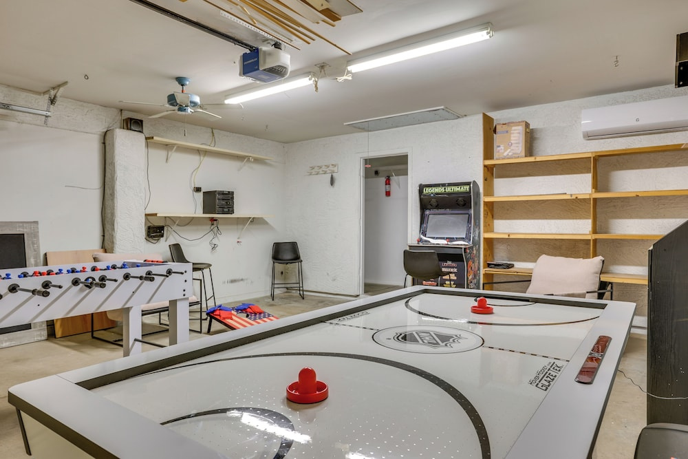 Glendale Entertainment Hub! Family Home w/ Pool