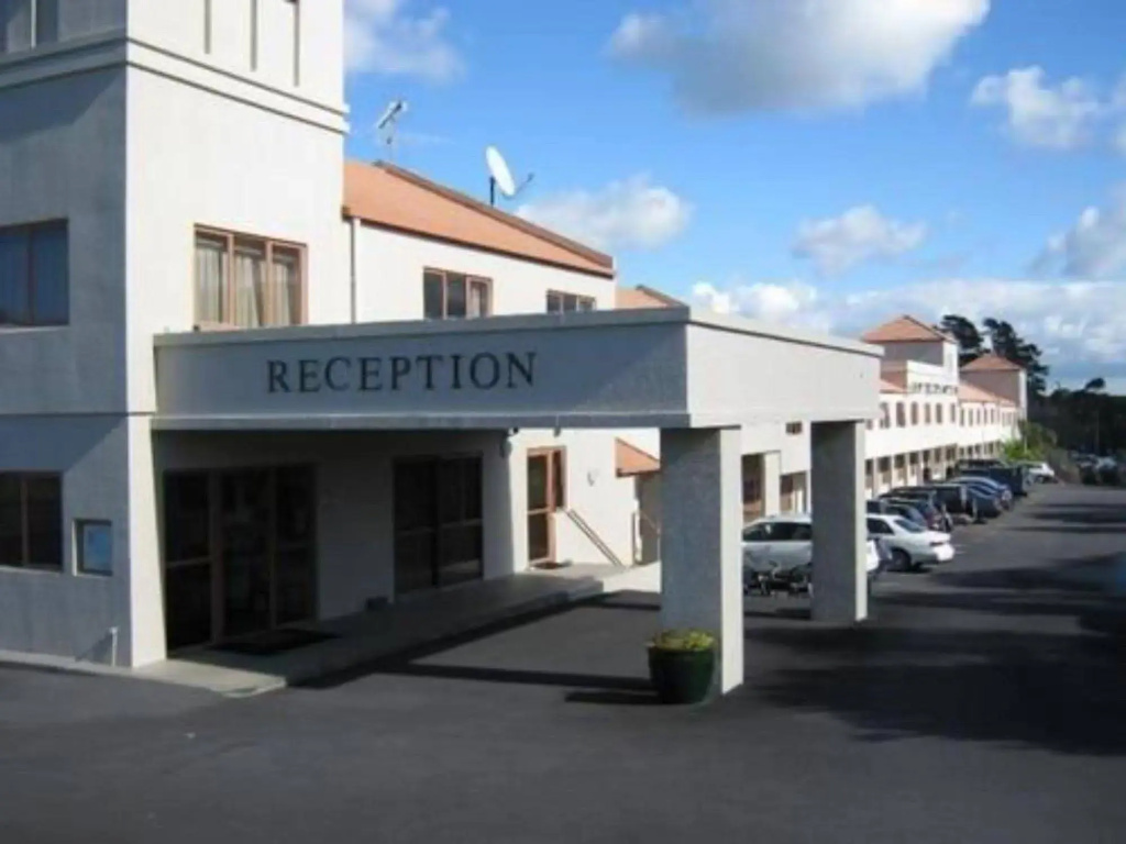 Albany Executive Motor Inn Limited