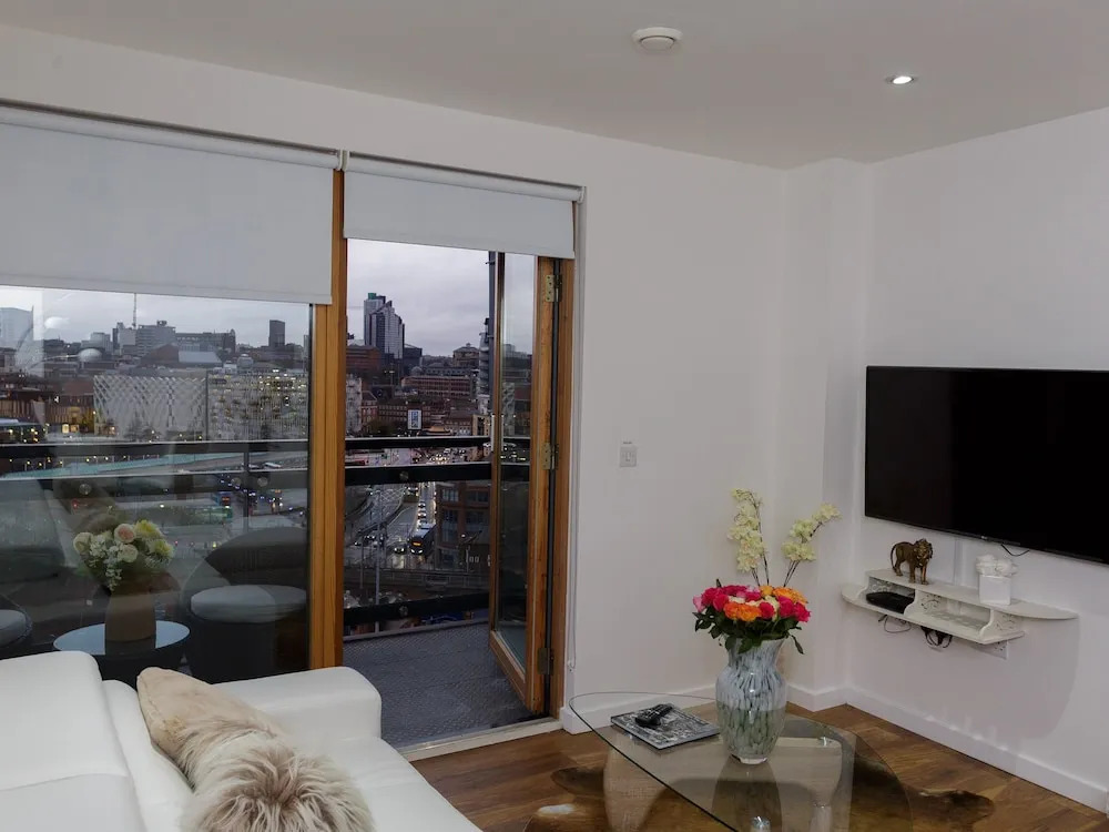 Live in Leeds Sky Penthouse