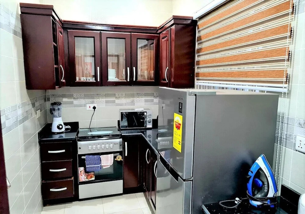 Beautiful Quiet & Cozy  Close to Highway