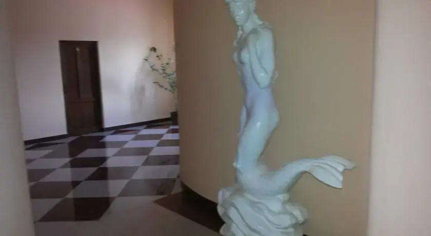 Hrashk Hotel