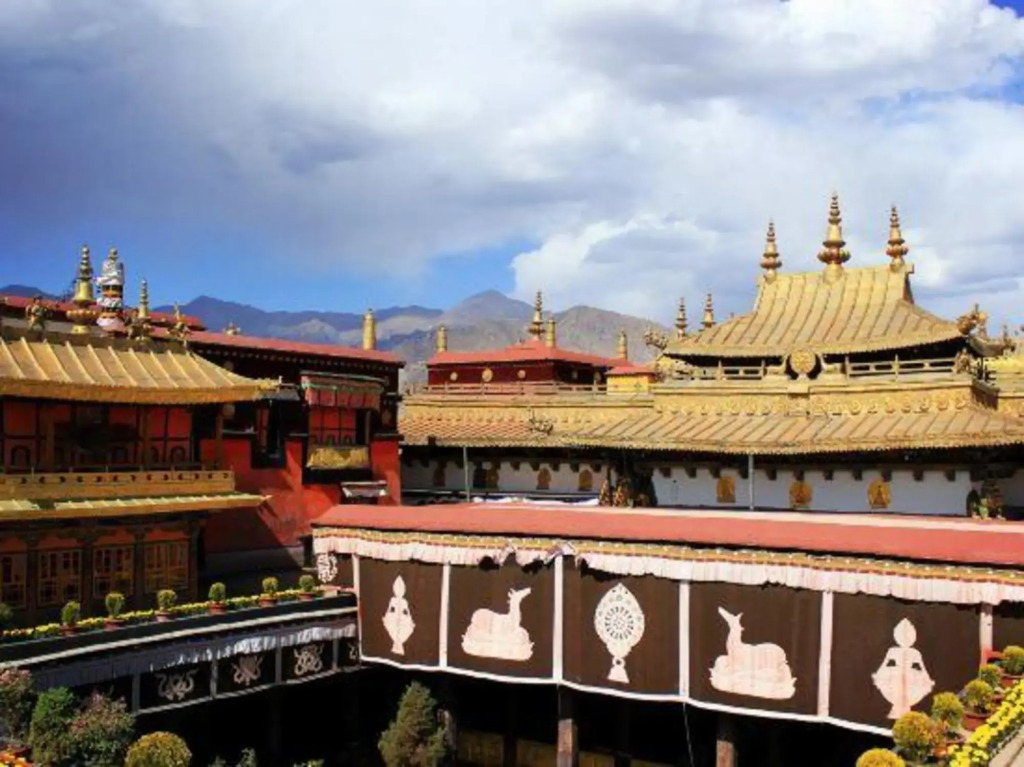 Hongshan Oxygen Fuyuan Hotel (Potala Palace Plaza)