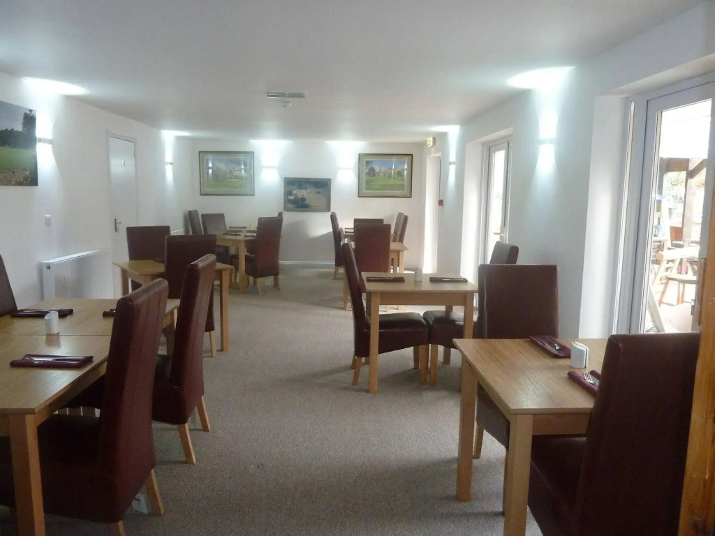 Parrett Hotel