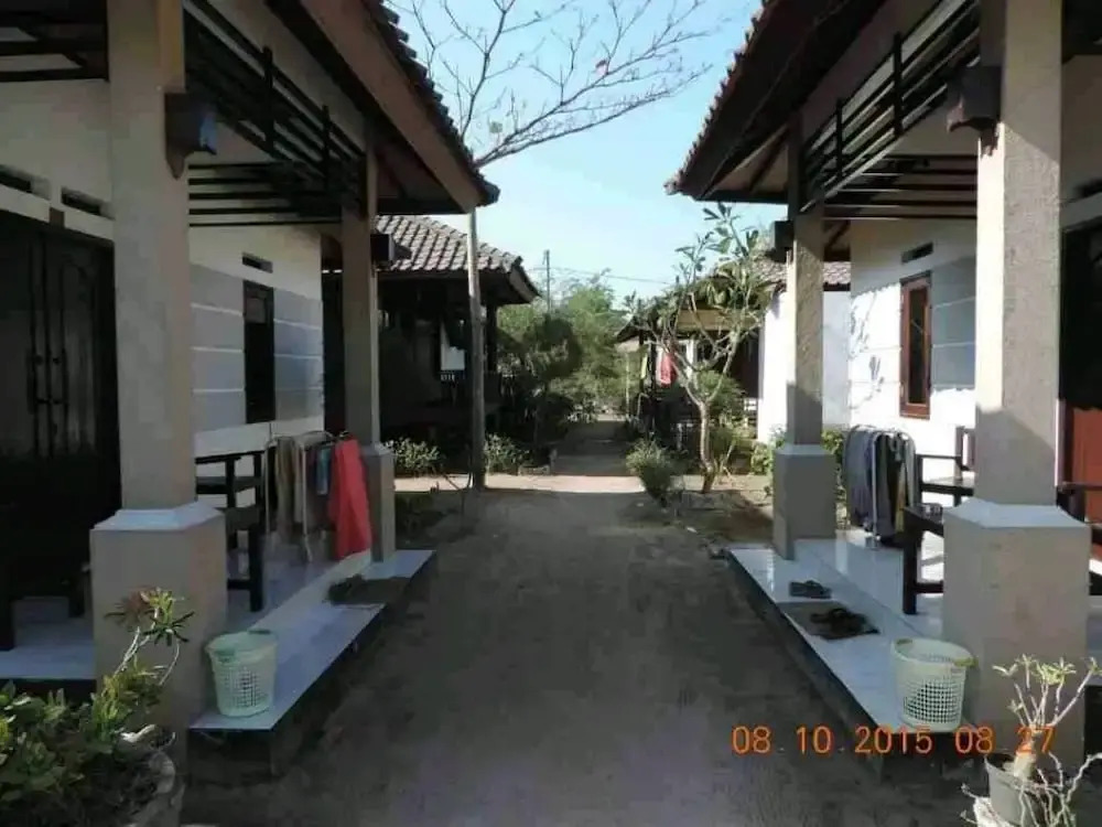 Yaya Bungalows Blue Coral
