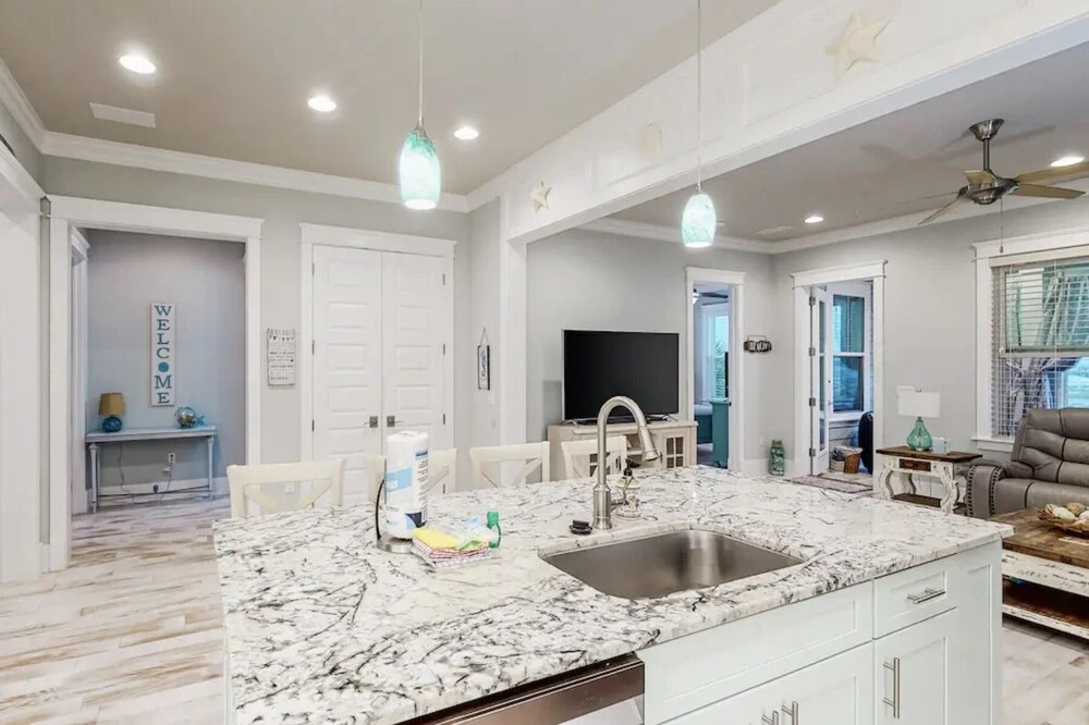 Casa Bella 5 Bedroom Home by RedAwning